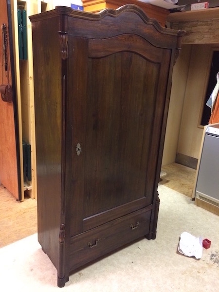 Kleiderschrank